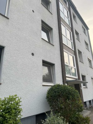 Exklusive 3-Zimmer-Wohnung mit gehobener Innenausstattung mit Balkon in Monheim Baumberg