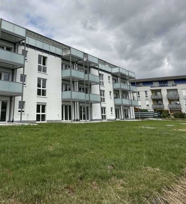3 Zimmer-Wohnung mit Terrasse und Einbauküche