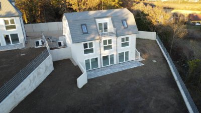 NEUER PREIS! Großzügiges Einzelhaus in Bad Fischau mit wunderschöner Aussicht