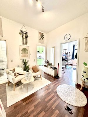 *Provisionsfreies Altbau-Juwel i. d. Zwickauer Innenstadt, 3-Zi WHG mit Balkon & Keller, ca. 71 m² *