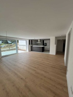 Attraktive 3-Zimmer-Wohnung im EG mit Terrasse und Garten - Erstbezug nach hochwertiger Sanierung