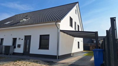 Gelegenheit: Neuwertige Doppelhaushälfte mit gehobener Innenausstattung in Ummern