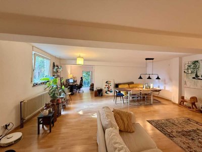 Große Wohnung mit Garten in zentraler Lage (WG geeignet)