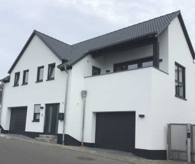 Neuwertige Wohnung mit Garage in Niedernhausen