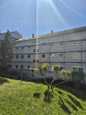 Neu renovierte 3-Zimmer-Wohnung mit Balkon, EBK, Einbauschränken und tollem Ausblick