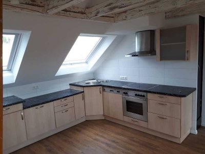 Stilvolle 3-Zimmer-Dachgeschosswohnung mit Charme, saniert & ruhig gelegen in Filderstadt-Bernhausen