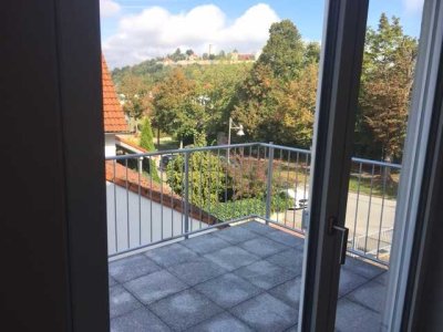 Attraktive und neuwertige 2-Raum-Wohnung mit lux. Innenausstattung mit Balkon und EBK
