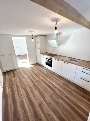 Erstbezug nach Sanierung mit EBK: Schöne 6-Zimmer-Wohnung mit gehobener Innenausstattung in Neudenau