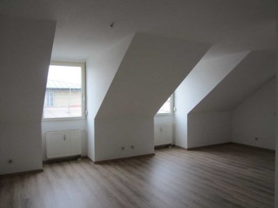 Top Kapitalanlage oder Eigenbedarf – 1-Zimmer-Wohnung mit Wannenbad, Einbauküche in ruhiger Lage