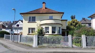 Charmantes Einfamilienhaus mit Garage und Garten