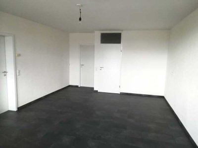 Renovierte 3-Zimmer-Wohnung mit Küche, Balkon und Stellplatz 84 qm