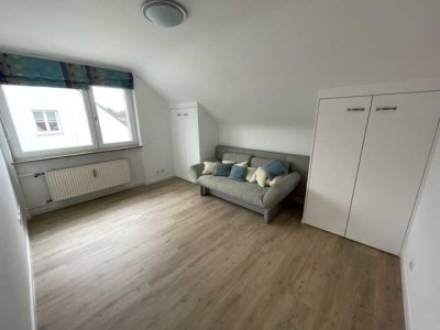 ruhiges, helles 1-Zimmerappartement, teilmöbliert für Wochenendpendler/in