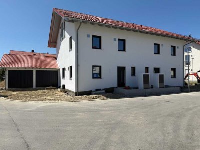 Neubau Erstbezug/  Doppelhaushälfte in Oberndorf mit Studio und Doppelgarage