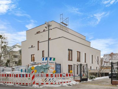 Ihr Familienparadies im Grünen: Stilvolle 5-Zi.-Wohnung mit 2 sonnigen Dachterrassen in Zehlendorf