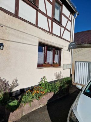 Teilmöbilierte 2-Zimmerwohnung im Tharandter Wald frei - perfekt für Studenten