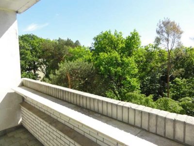 PRIVAT-Verkauf, BEZUGSFREI, 3 Zi. mit Süd-Loggia + PKW-Stellplatz in Westend-Lage