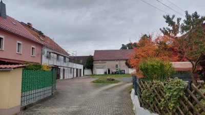 Charmantes Einfamilienhaus mit Garagen und Garten in Thiendorf OT Ponickau