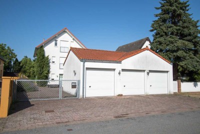 Familienidyll bei Köln – Freistehendes Haus mit großem Garten und 3 Garagen in Nörvenich