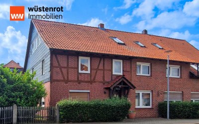 Stilvolles Mehrfamilienhaus mit architektonischem Reiz, Rückzugsqualität und Gestaltungsspielraum