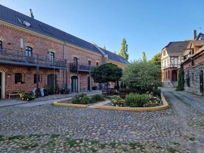 Traumhafte Maisonette-Wohnung im Reihenhaus * auf historischem Gehöft * hochwertige Ausstattung