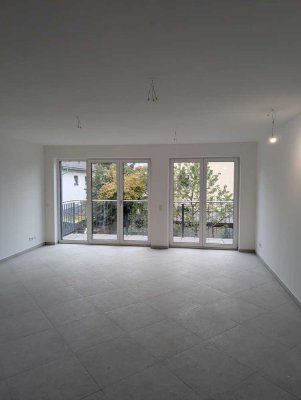 Erstbezug: Moderne 4-Zimmer Wohnung mit Balkon in München-Hadern