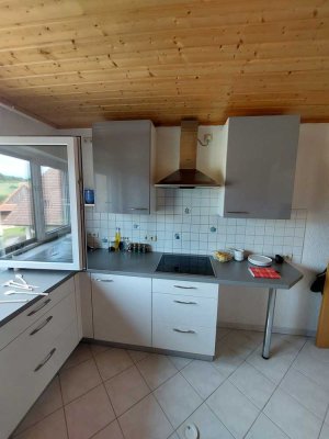 Ansprechende und gepflegte 3-Zimmer-DG-Wohnung mit Balkon und EBK in Weilersbach