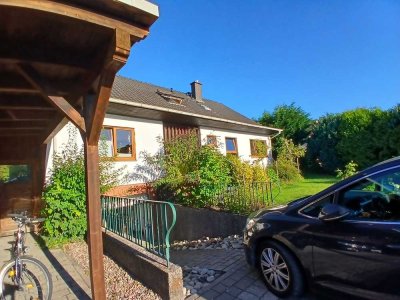 Familienhaus mit teilbarem Grundstück