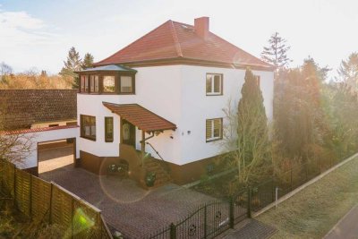 Ein-/Zweifamilienhaus in Fredersdorf - Mit Keller, zwei Küchen/Bädern, Ausbaureserve, Garage, Pool