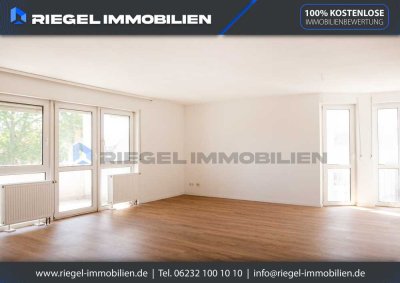 Sie hier? Wir auch! Helle 3 ZKB-Wohnung mit Süd-Balkon und PKW-Stellplatz