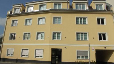 Helle 2-Zimmer Wohnung, 2.OG in Altglienicke, Berlin