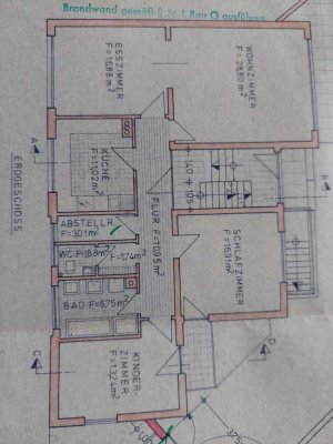 Ansprechende und vollst. renovierte 4-Zimmer-Wohnung mit geh. Innenausstattung mit Balkon
