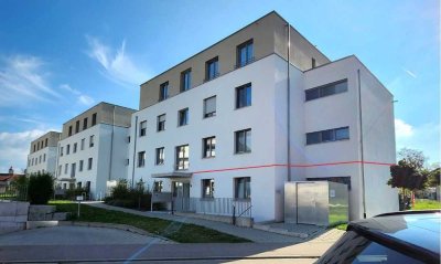 Smart-Home gesteuerte, neuwertige 4,5-Zimmer-Wohnung mit 1 TG - u. 2 Außenstellplätzen - in Citynähe