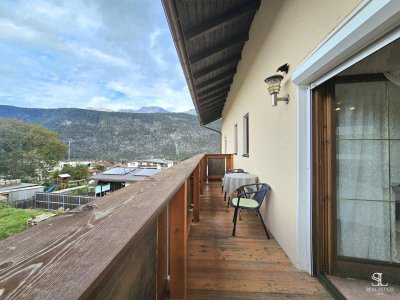 Helle 3-Zimmer-Wohnung mit Balkon und Bergblick