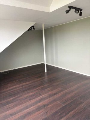 Exklusive 2-Zimmer Dachgeschoss Wohnung mit Seeblick
