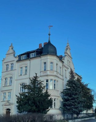 Komplettsanierung einer großzügige Zweiraumwohnung mit Loggia