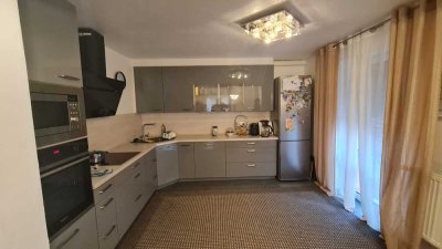 Großzügiges Zweifamilienhaus/ DHH mit Garten in Kaufbeuren