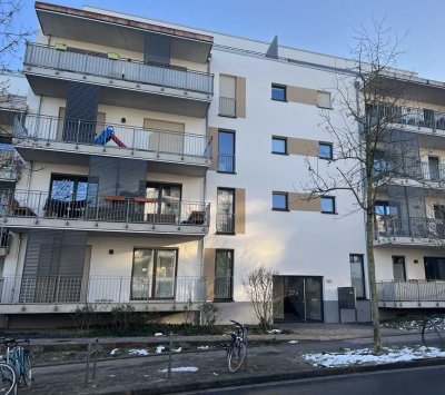 Platz, Licht und Komfort: 4-Zimmer-Wohnung mit zwei Bädern und TG-Stellplatz