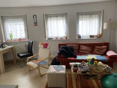 Gepflegte 2-Zimmer-Wohnung mit EBK in ruhiger, zentrumsnaher Lage in Weingarten