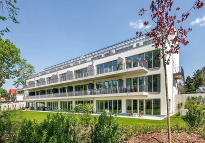 Schöne 3 Zimmer Penthouse Wohnung mit Dachterrasse und großartigem Wasserblick