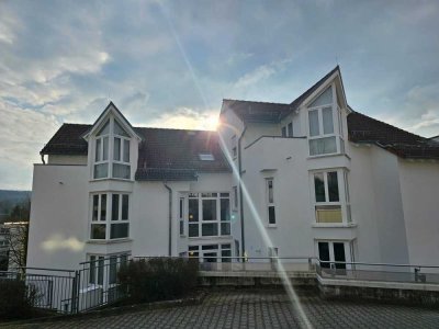 Anspruchsvolle, hochwertige 4 Zi.-ETW in apartem Architektenhaus in Niedernhausen!