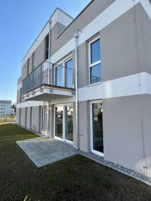Exklusive 2-Zimmer-EG-Wohnung mit Terrasse, Einbauküche und  lux. Innenausstattung
