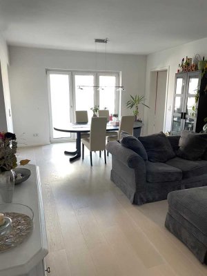 Wunderschöne helle 4 Zimmer-Wohnung in Oppenheim am Rhein mit Ausblick auf die Katharinenkirche.