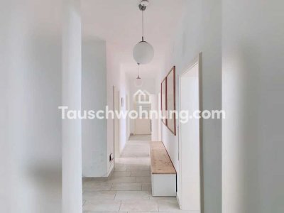 Tauschwohnung: Zentrale Große Wohung mit Parket und hohen Decken