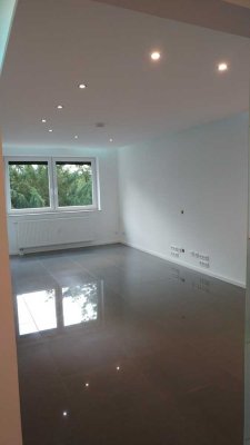 LUXUS Appartament mit Einbauküche, Balkon, Garage