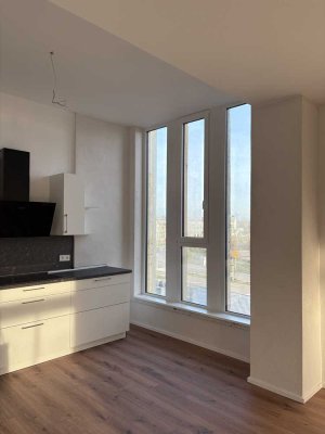 ERSTBEZUG - Traumhafte 4-Zimmer-Wohnung mit 2 Balkonen; Stellplatz, Einbauküche