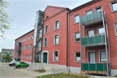 Tolle 2 Raum Wohnung mit Einbauküche + Balkon ab sofort