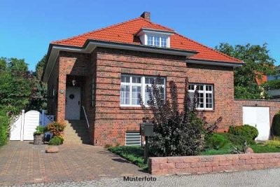 Freistehendes Einfamilienhaus mit viel Platz für die Familie!