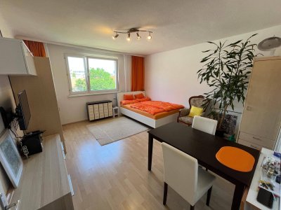 Vollmöblierte Singlewohnung mit Aufzug