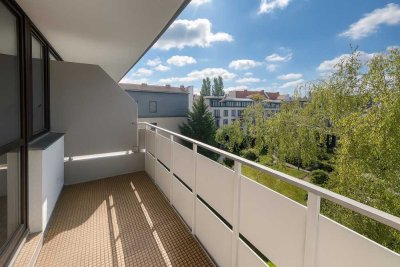 Renovierungsobjekt: 2-Zimmer-Wohnung mit 2 Balkonen, Tiefgarage – bezugsfrei & provisionsfrei