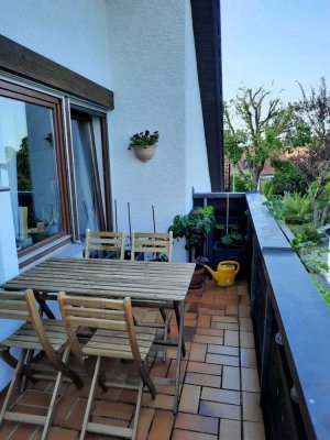 Charmante 2-Zimmer-Dachgeschosswohnung mit Balkon und Garage in Bad Waldsee – Frauenberg